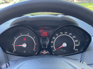 Ford Fiesta (7 foto / 10)