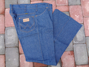 Новые джинсы Wrangler