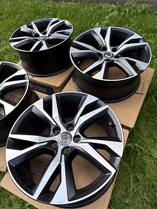 Volvo R-Design оригинальные диски R18 5x108 (4 фото из 10)