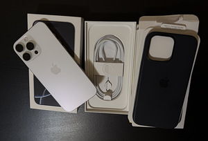 iPhone 16 Pro Max 256GB White Titanium (8 foto / 8)