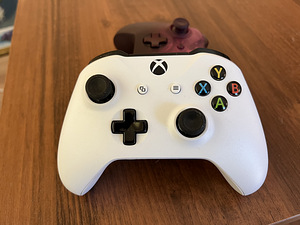 Xbox one S + 2 Gamepads + Forza horizon 4 (7 foto / 7)