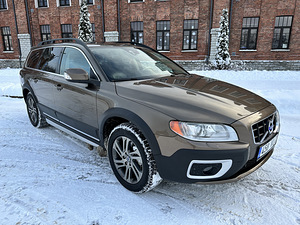 Volvo XC70 120kW 2012 (1 foto / 14)