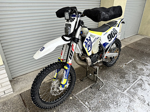 Husqvarna TE300I 2019 enduroratas (4 foto / 6)