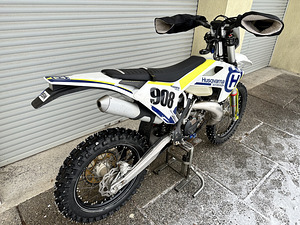 Husqvarna TE300I 2019 enduroratas (6 foto / 6)