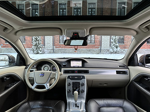 Volvo XC70 2.0 120kW 2012 (12 foto / 15)