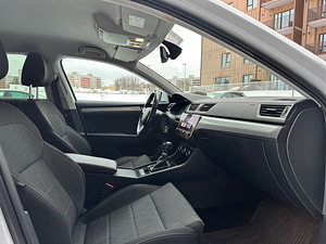 Skoda Superb Ambition Plus 1.5 TSI 110kW (11 foto / 15)