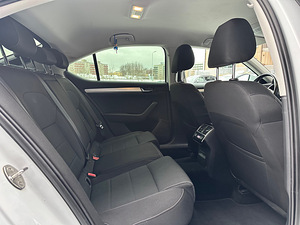 Skoda Superb Ambition Plus 1.5 TSI 110kW (12 foto / 15)