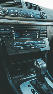 Mercedes-Benz E 270 2005 (6 foto / 13)