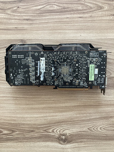 Asus R9 290 4GB (2 foto / 3)