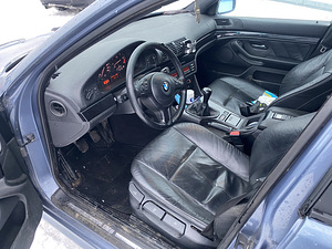 BMW 525i 141kw 2001a (2 foto / 13)