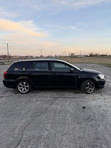 Toyota Avensis 2005 2.0 85кВт (2 фото из 11)