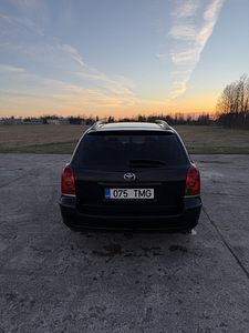 Toyota Avensis 2005 2.0 85кВт (3 фото из 11)