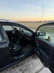 Toyota Avensis 2005 2.0 85кВт (9 фото из 11)