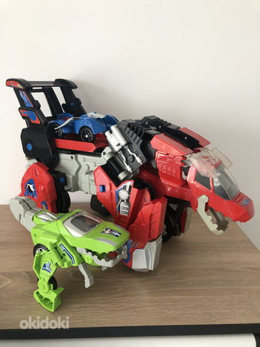 Dino-robot mänguasi.