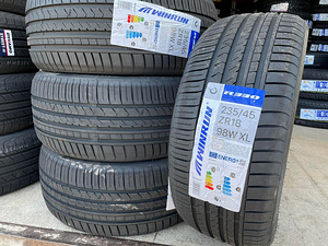 235/45/R18 XL Winrun R330 suverehvid (1 foto / 1)