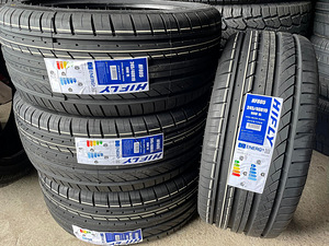 245/40/R19 Hiflt HF805 98W/XL suverehvid (1 foto / 1)
