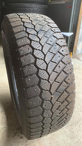 225/60/R17 Gislaved Nord Frost 200 8mm Naastrehv 1tk 15€