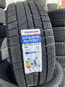 255/45/19 Sailun Iceblazer Arctic EVO 104v xl lamellrehvid (1 foto / 1)