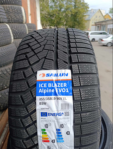 255/35/19 Sailun Iceblazer Alpine Evo1 96v xl (1 foto / 1)