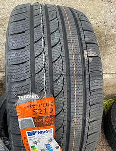 245/35/19 Tracmax Ice-Plus S210 99v xl (1 foto / 1)