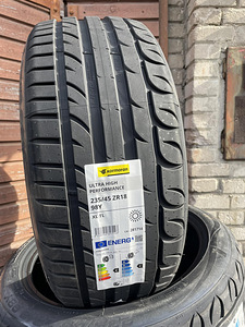 235/45/18 Kormoran UHP 98Y (1 foto / 1)