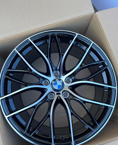 Replica (389) 8.5 ET35 + 9.5 ET38 BMW