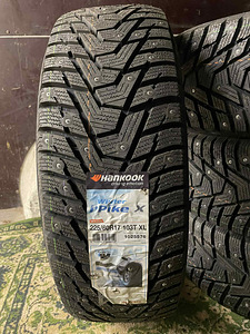 225/60/17 Hankook Winter i-pike X 103t xl naastrehvid (1 foto / 1)