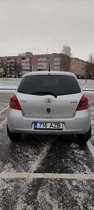 Toyota Yaris (1 foto / 8)