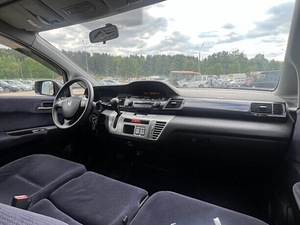 Auto rentimine, auto Honda FR-V 1.8 (2 foto / 2)