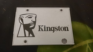 Kingston SSD 120GB (1 foto / 2)