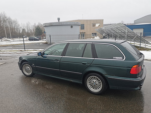 BMW 523I (2 фото из 11)