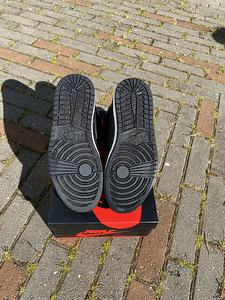 Jordan 1 retro high og (4 foto / 6)