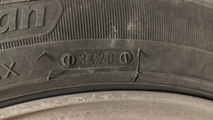 215/50 R17 (4 фото из 4)