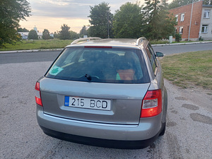 M/V Audi A4 B6 2.5tdi 114kw 2002 (2 foto / 8)