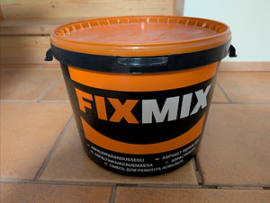 Kaks ämbrit külma asfalti FIXMIX 10L (1 foto / 4)