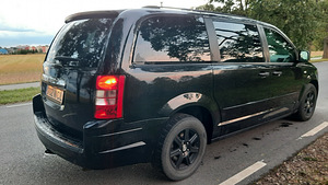 Chrysler Grand Voyager (5 foto / 12)