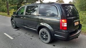 Chrysler Grand Voyager (6 foto / 12)