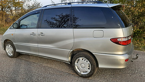 TOYOTA PREVIA (2 фото из 12)