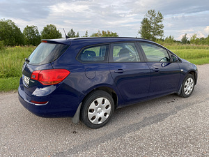 OPEL ASTRA SPORTS TOURER (3 foto / 11)