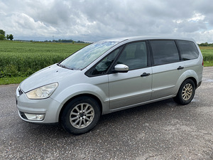 Ford Galaxy (2 фото из 10)