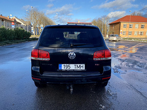 VOLKSWAGEN TOUAREG (5 foto / 9)