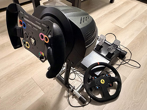 Thrustmaster T300 с двумя рулями, педалями и подставкой для руля (1 фото из 4)