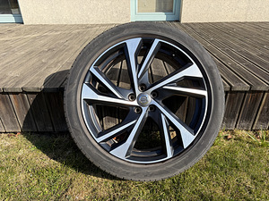 Volvo valuveljed 245/45 20 4tk (1 foto / 3)
