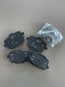 Tagumised piduriklotsid 34216867175, ORIGINAAL! (1 foto / 3)