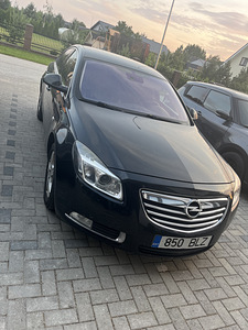 Opel insignia (1 фото из 4)