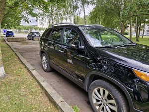 Kia Sorento (2 фото из 11)