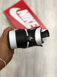 Nike кроссовки Jordan 1 Retro Black and White (2 фото из 4)