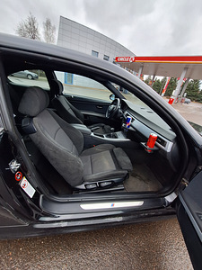 BMW e92 320d 130kw 2008a (m-pakett) (6 foto / 6)