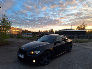 BMW e92 320d 130kw 2008a (m-pakett) (1 foto / 6)