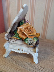 Итальянский фарфор Capodimonte (2 фото из 3)